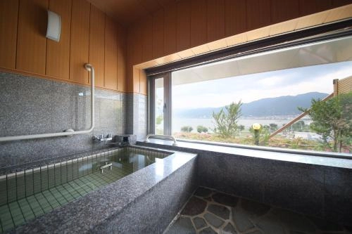 Rako Hananoi Hotel Large bath