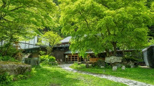 Hatcho no Yu Hot Spring Ryokan Exterior