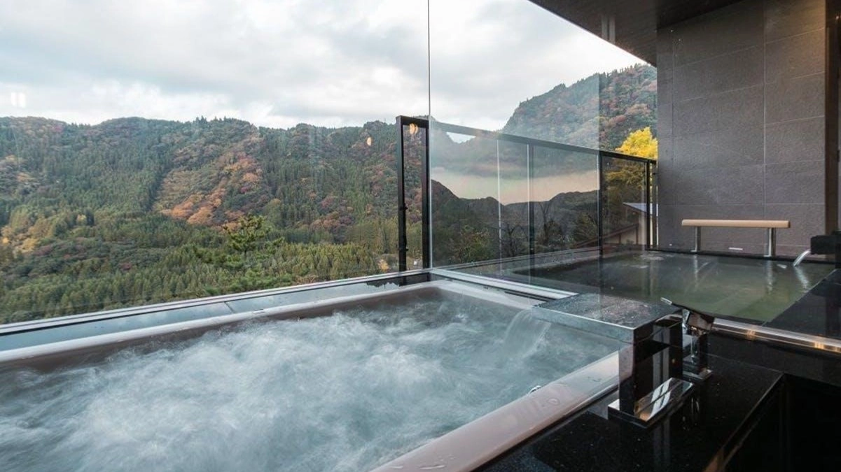 Okuhita Onsen Umehibiki open air bath