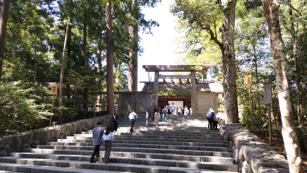 Japan Beyond the Crowds: Authentic Tours, Family Care & Wellness Escapes