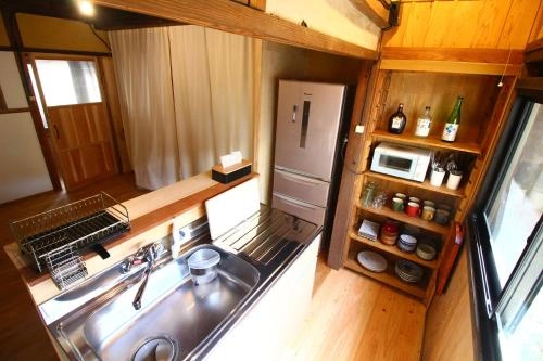 Kiyokawa Guesthouse kitchen