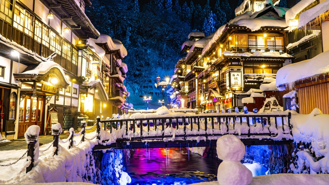 
Ginzan Onsen winter image
