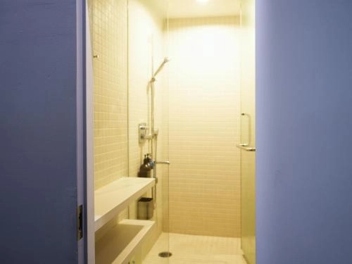 Rembrandt Cabin Shinjuku Shin-Okubo shower room