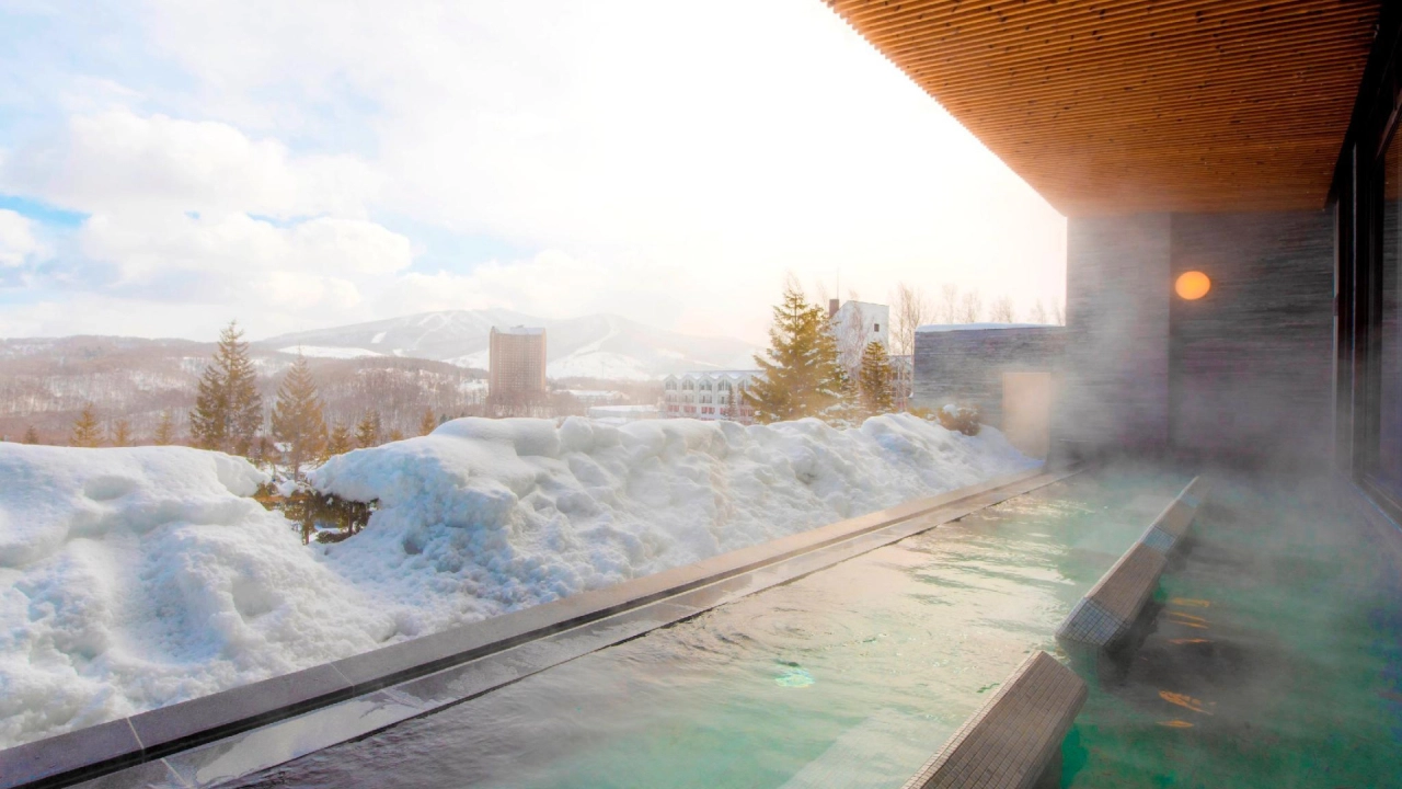 Rusutsu Resort Hotel open air bath winter