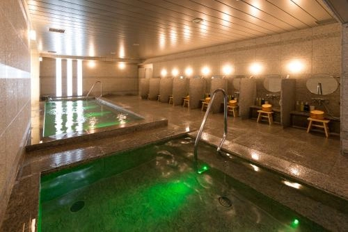 Super Hotel Premier Tokyo Station Large bath