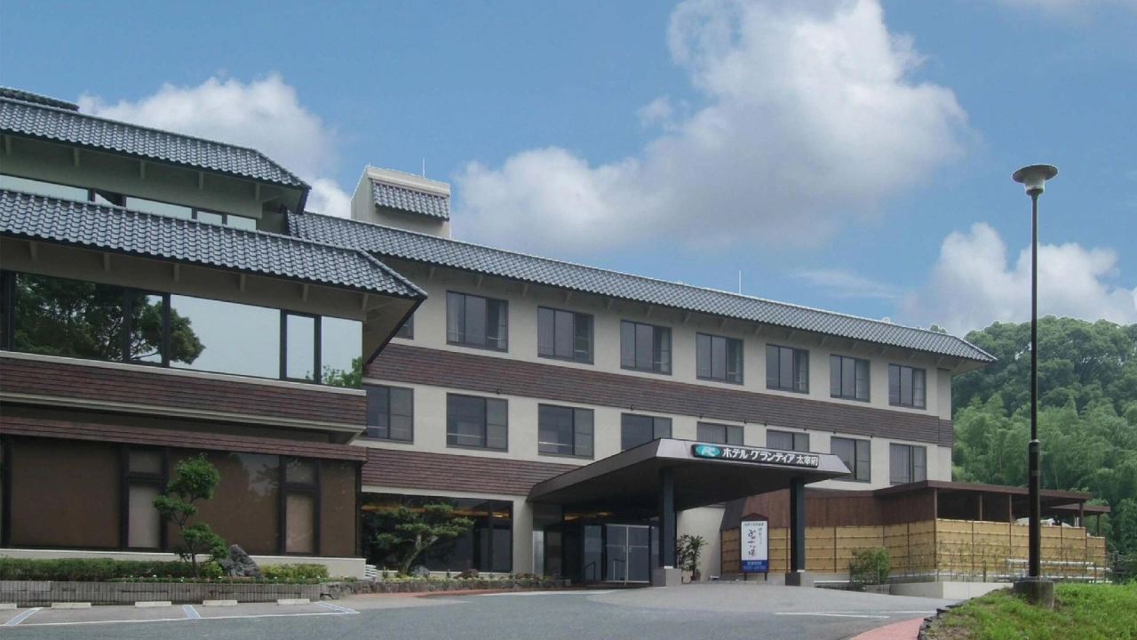 Route Inn Grantia Dazaifu Exterior