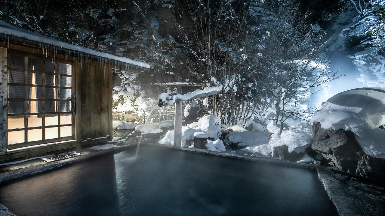 Hatcho no Yu Hot Spring Ryokan open air bath